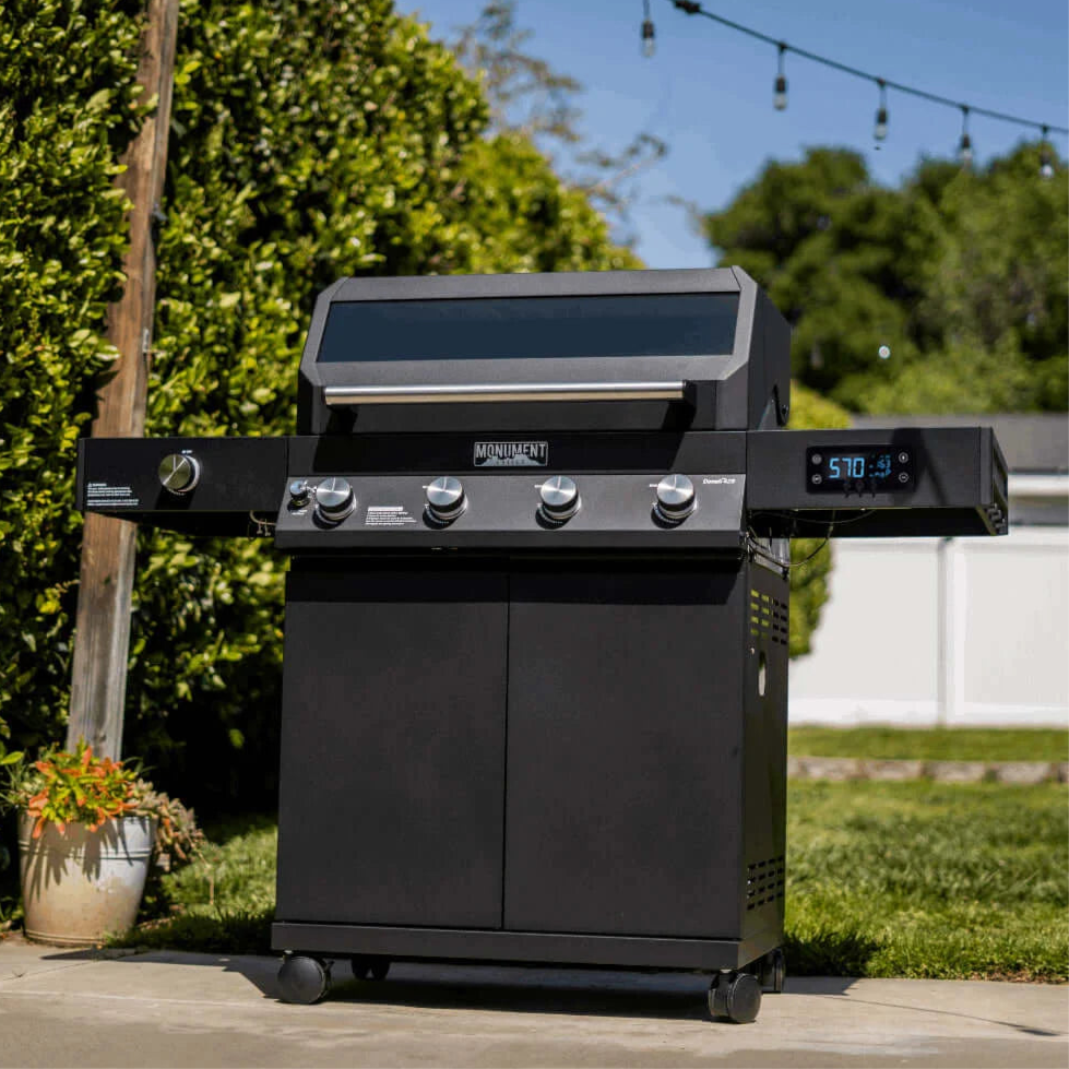 Monument Grills Denali 425 display in an outdoor setting