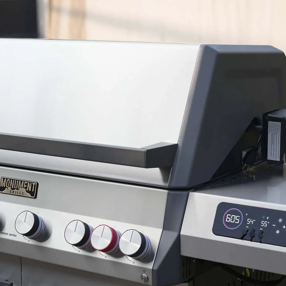 Monument Grills Eminence 605 - control knobs and digital display
