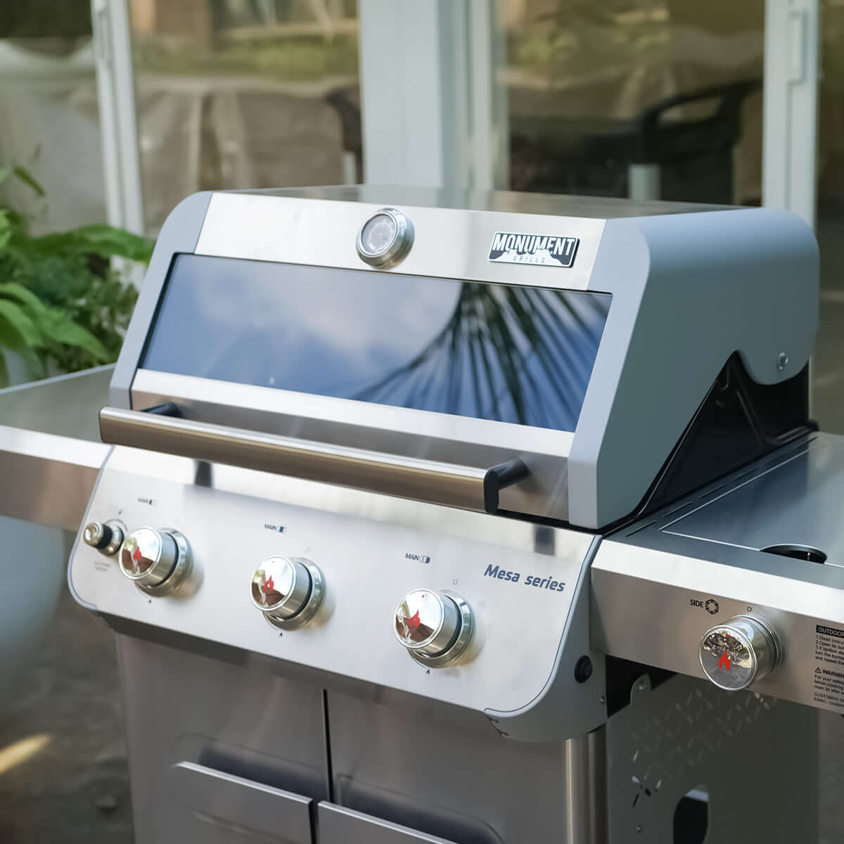 Monument Grills Mesa 305 Stainless Propane Gas Grill 48,000 BTU Clearview Lid M305
