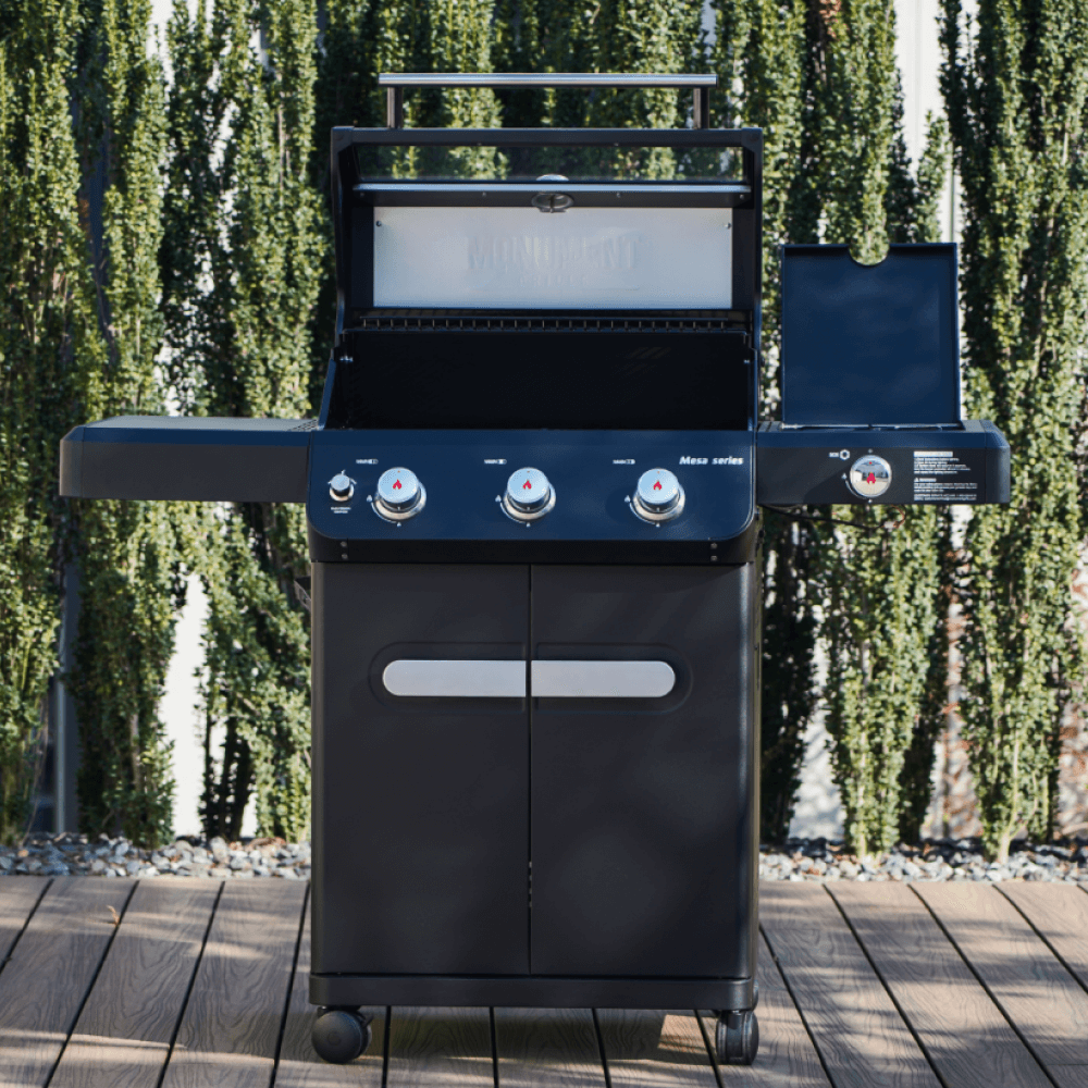 Monument Grills Mesa 325 Black Propane Gas Grill 48,000 BTU Clearview Lid 570 sq in Cooking Area M325